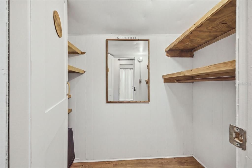 For Sale: $85,000 (1 beds, 1 baths, 620 Square Feet)