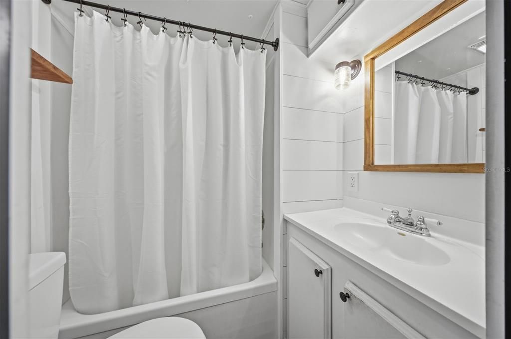 For Sale: $85,000 (1 beds, 1 baths, 620 Square Feet)