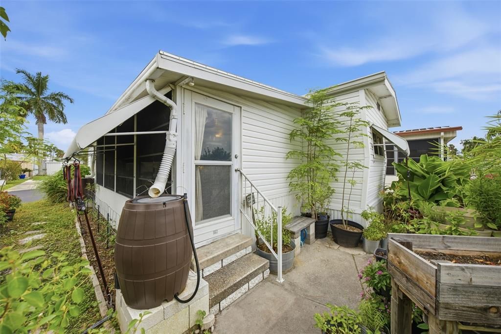 For Sale: $85,000 (1 beds, 1 baths, 620 Square Feet)