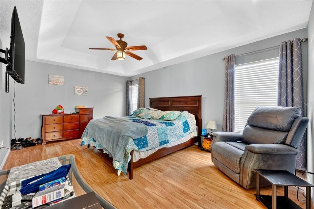 For Sale: $379,000 (3 beds, 2 baths, 1630 Square Feet)