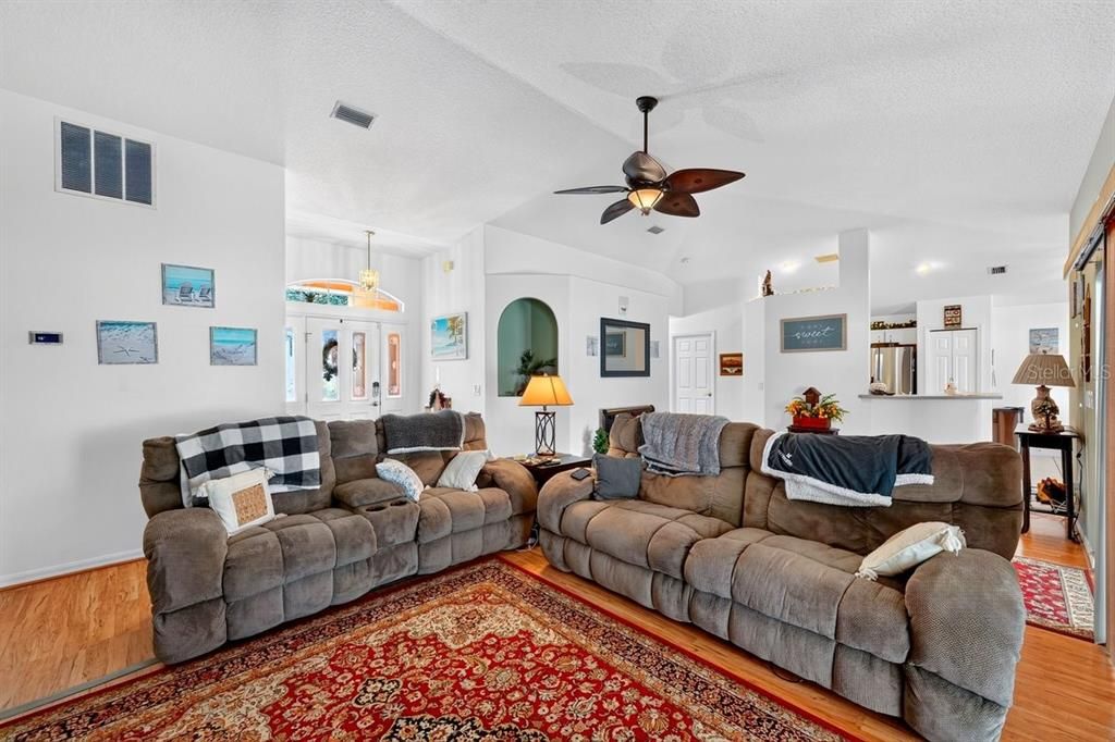 For Sale: $379,000 (3 beds, 2 baths, 1630 Square Feet)