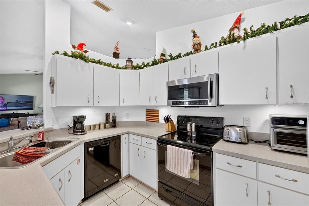 For Sale: $379,000 (3 beds, 2 baths, 1630 Square Feet)