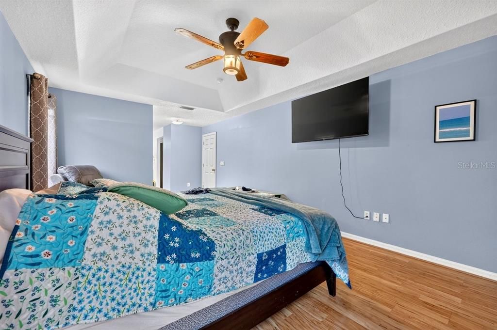 For Sale: $379,000 (3 beds, 2 baths, 1630 Square Feet)