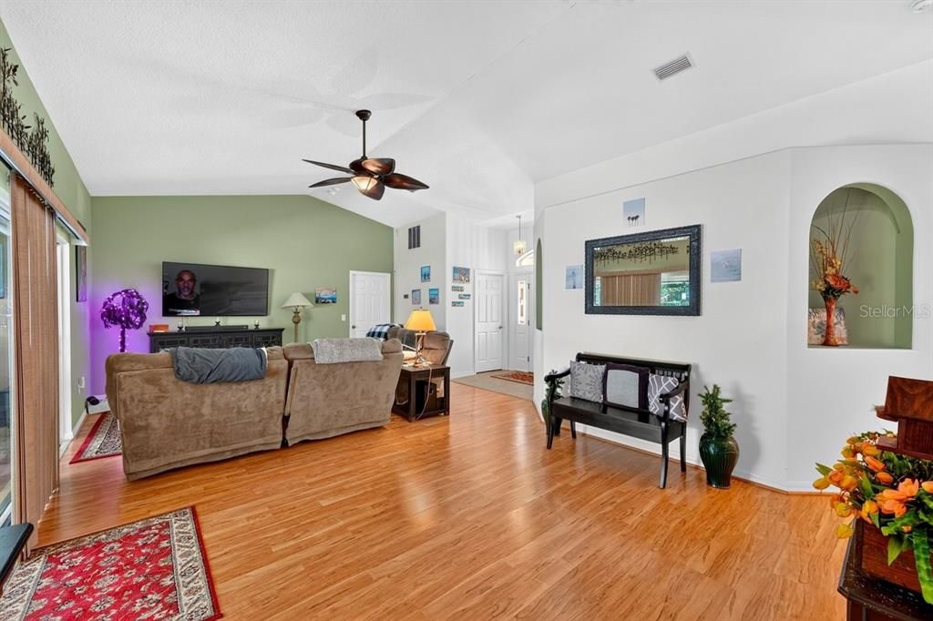 For Sale: $379,000 (3 beds, 2 baths, 1630 Square Feet)