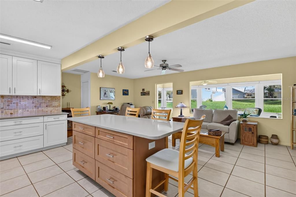 For Sale: $199,999 (2 beds, 2 baths, 1755 Square Feet)