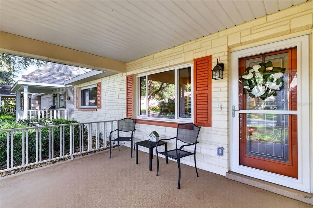 For Sale: $199,999 (2 beds, 2 baths, 1755 Square Feet)