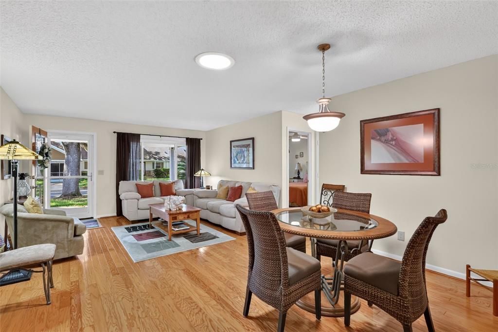 For Sale: $199,999 (2 beds, 2 baths, 1755 Square Feet)