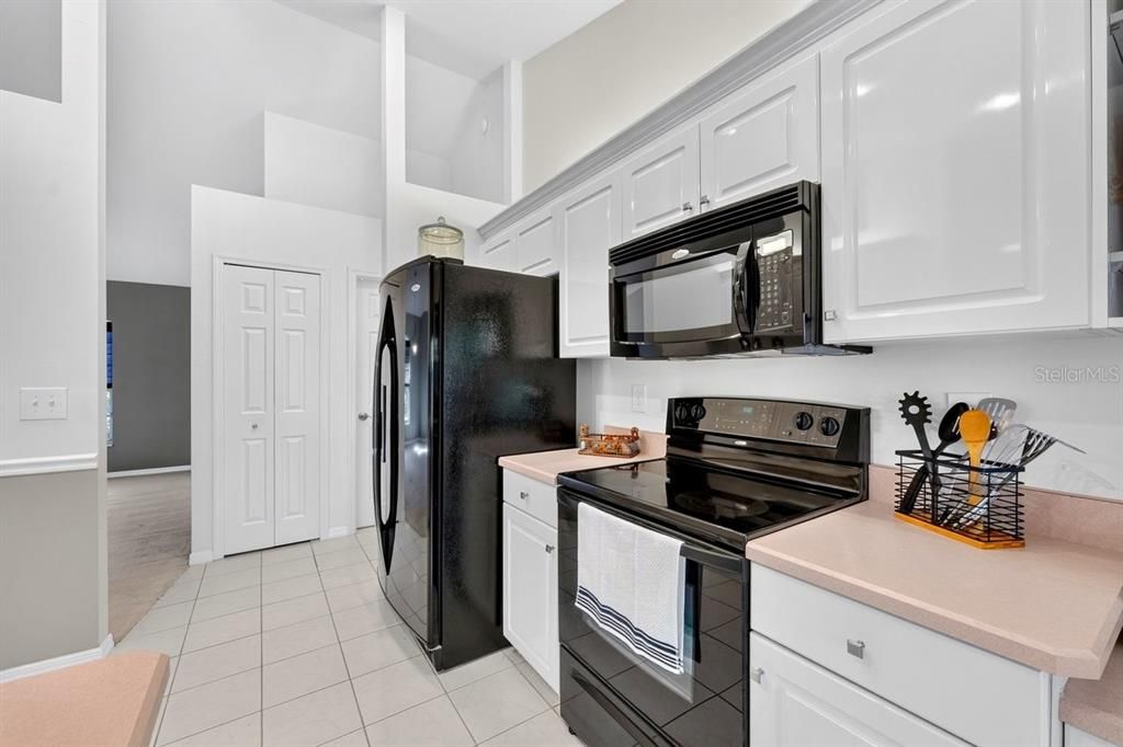 For Sale: $299,900 (3 beds, 2 baths, 1764 Square Feet)
