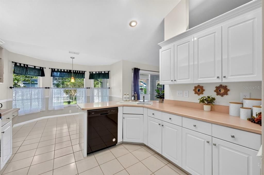 For Sale: $299,900 (3 beds, 2 baths, 1764 Square Feet)