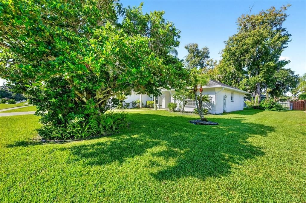 For Sale: $299,900 (3 beds, 2 baths, 1764 Square Feet)