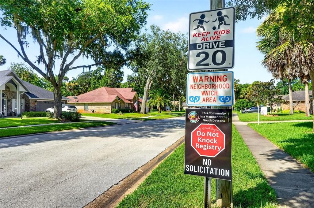 For Sale: $299,900 (3 beds, 2 baths, 1764 Square Feet)