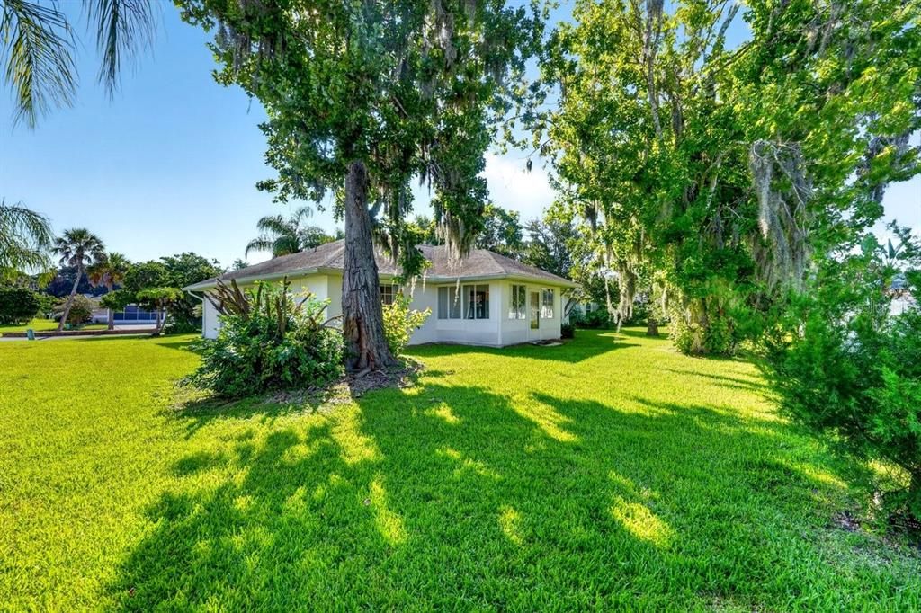 For Sale: $299,900 (3 beds, 2 baths, 1764 Square Feet)