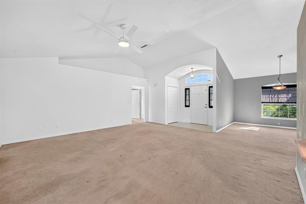 For Sale: $299,900 (3 beds, 2 baths, 1764 Square Feet)