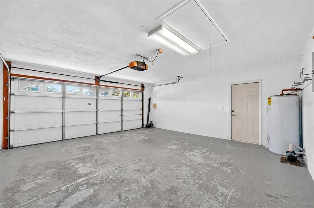 For Sale: $299,900 (3 beds, 2 baths, 1764 Square Feet)