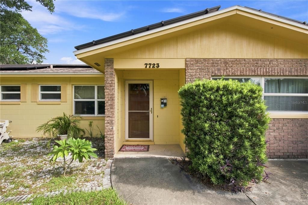 For Sale: $350,000 (3 beds, 2 baths, 1394 Square Feet)