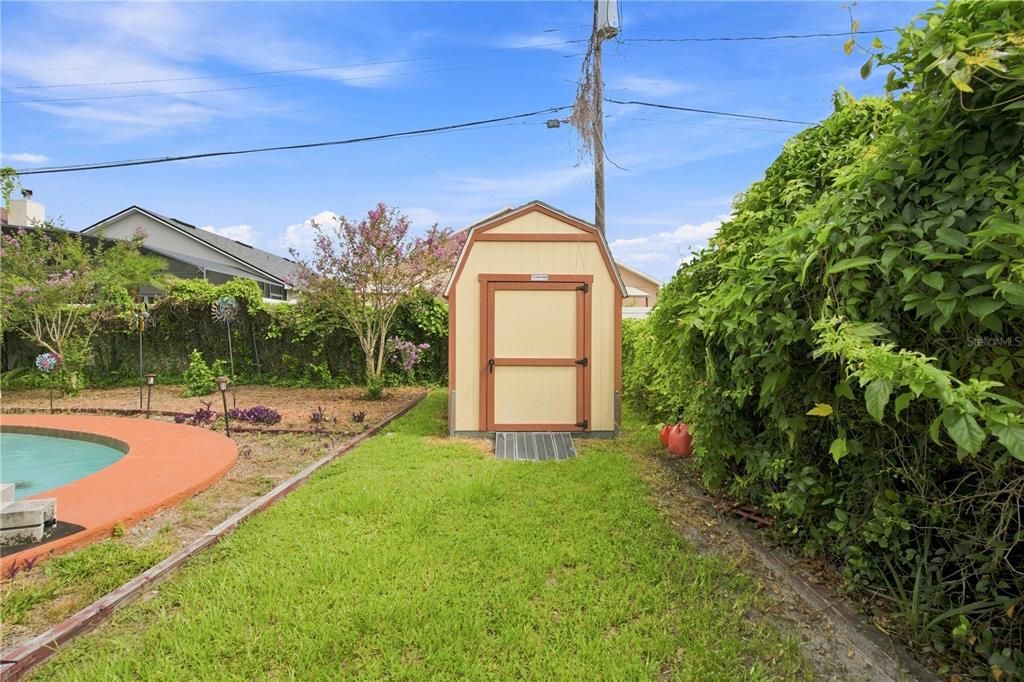 For Sale: $350,000 (3 beds, 2 baths, 1394 Square Feet)