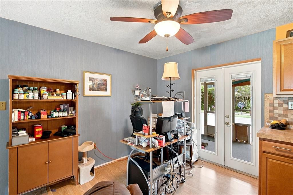 For Sale: $350,000 (3 beds, 2 baths, 1394 Square Feet)