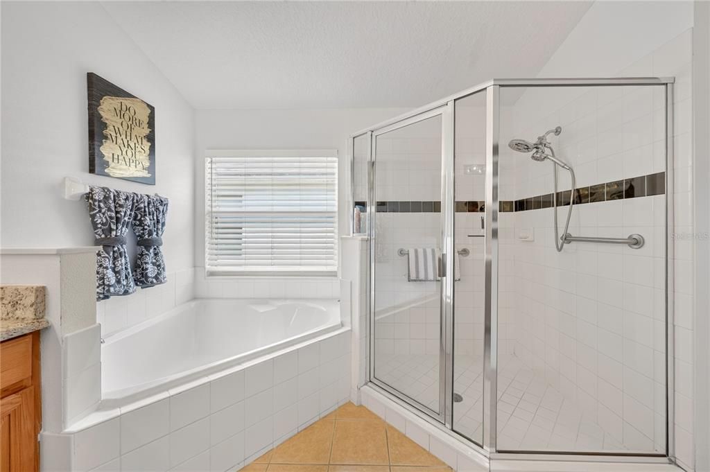 En Venta: $425,000 (4 camas, 3 baños, 1844 Pies cuadrados)
