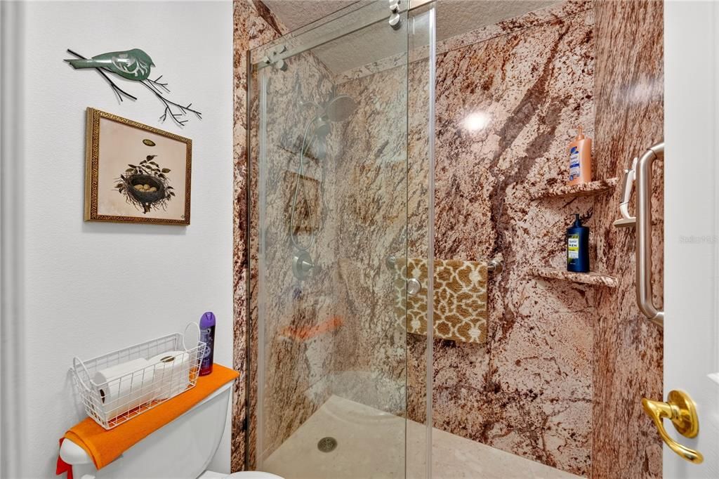 En Venta: $425,000 (4 camas, 3 baños, 1844 Pies cuadrados)
