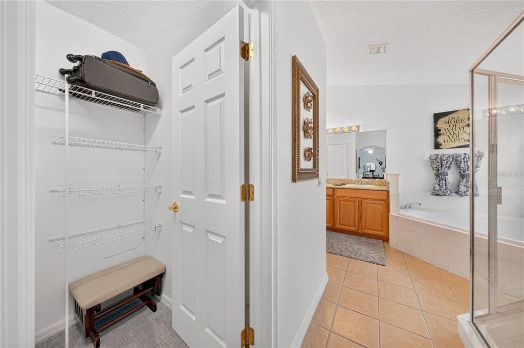 En Venta: $425,000 (4 camas, 3 baños, 1844 Pies cuadrados)