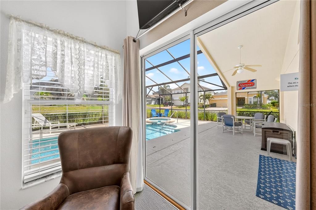 En Venta: $425,000 (4 camas, 3 baños, 1844 Pies cuadrados)