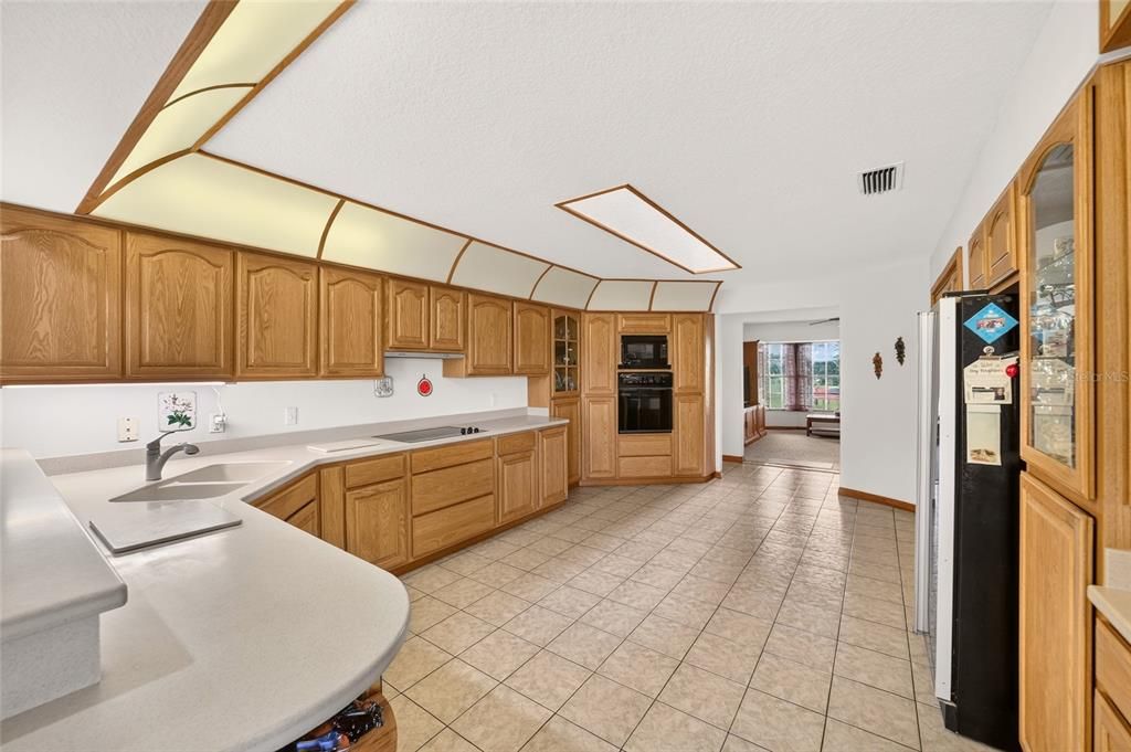 For Sale: $749,900 (3 beds, 3 baths, 3088 Square Feet)