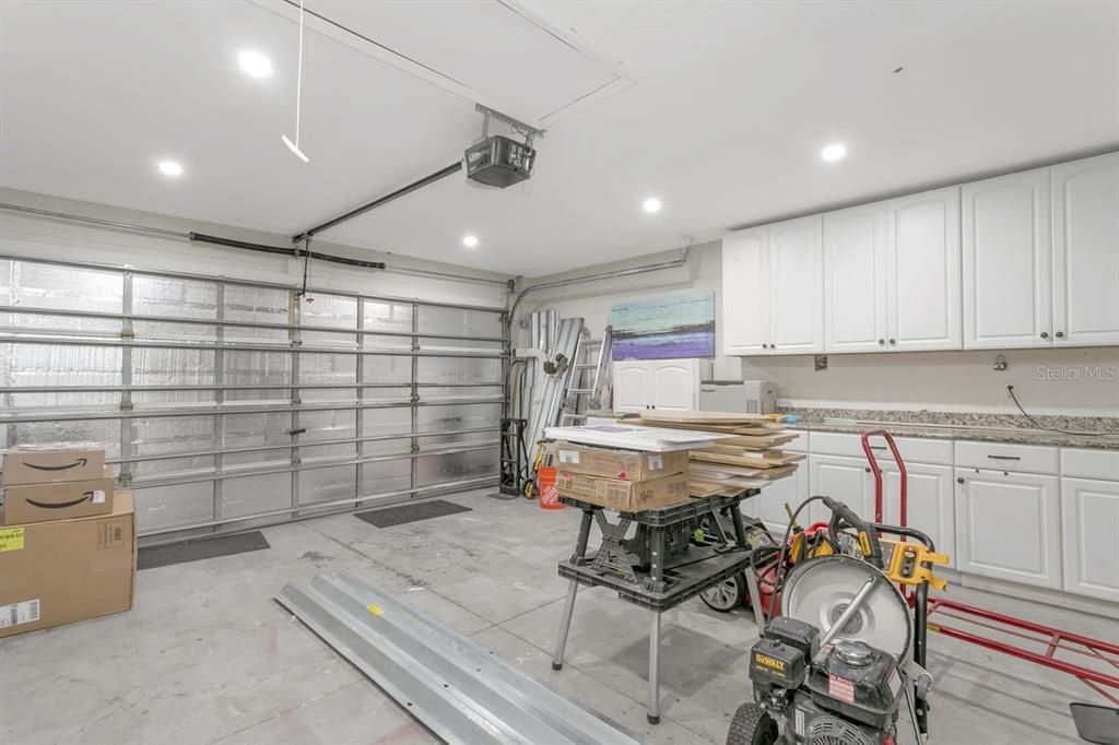 For Sale: $420,000 (5 beds, 3 baths, 2643 Square Feet)