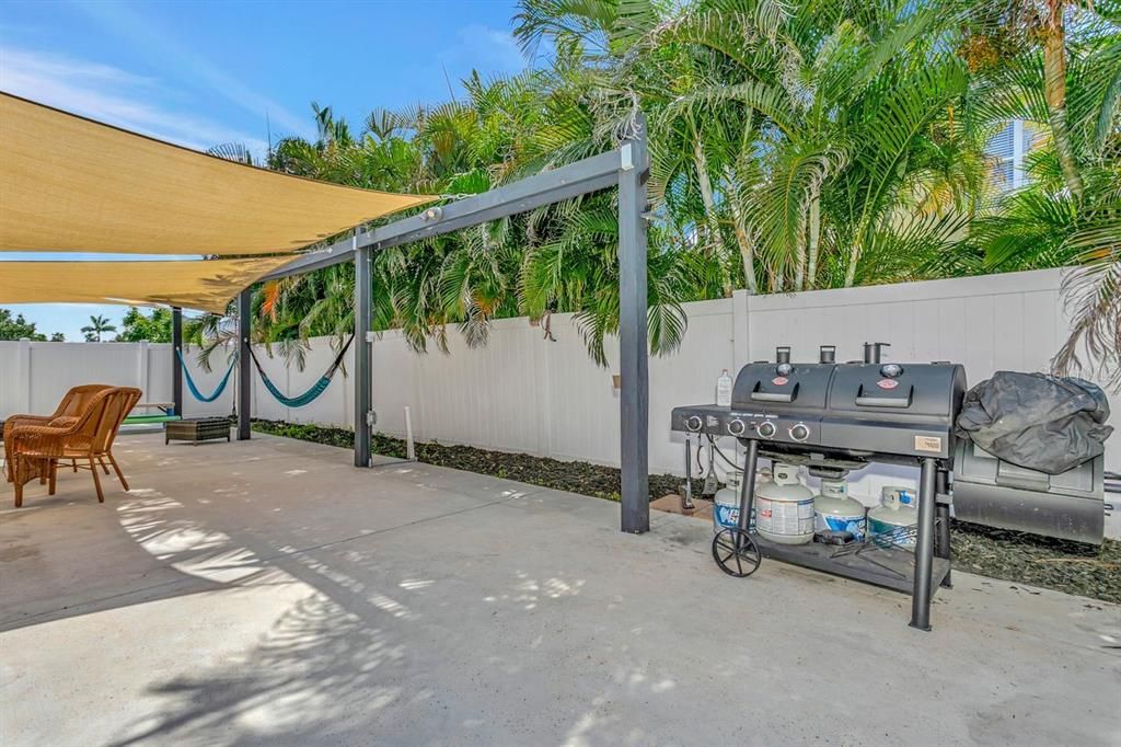 For Sale: $420,000 (5 beds, 3 baths, 2643 Square Feet)