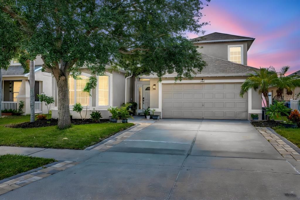 For Sale: $420,000 (5 beds, 3 baths, 2643 Square Feet)