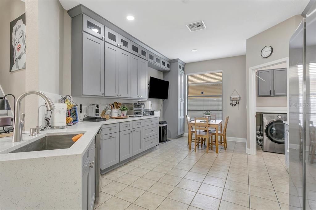For Sale: $420,000 (5 beds, 3 baths, 2643 Square Feet)