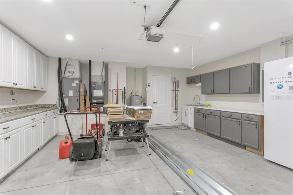 For Sale: $420,000 (5 beds, 3 baths, 2643 Square Feet)