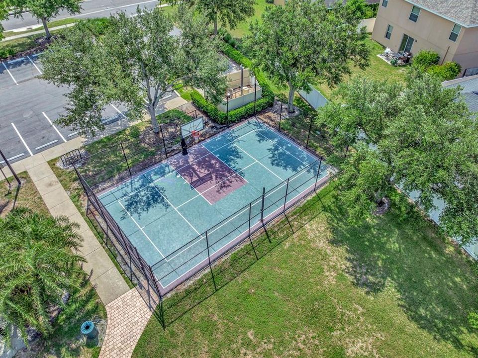 For Sale: $420,000 (5 beds, 3 baths, 2643 Square Feet)