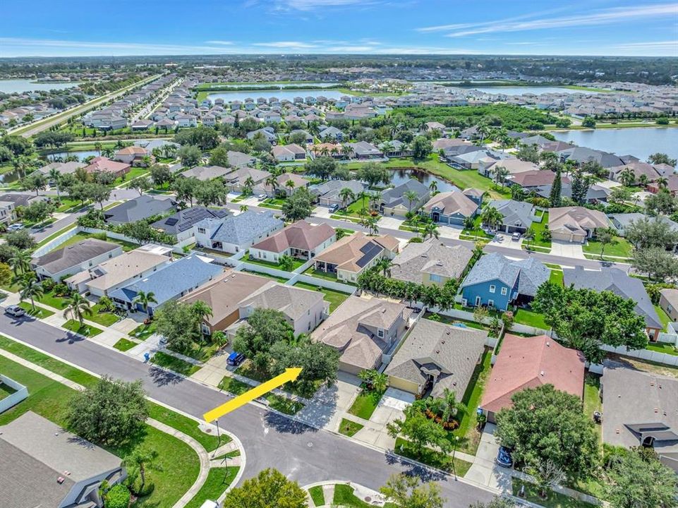 For Sale: $420,000 (5 beds, 3 baths, 2643 Square Feet)