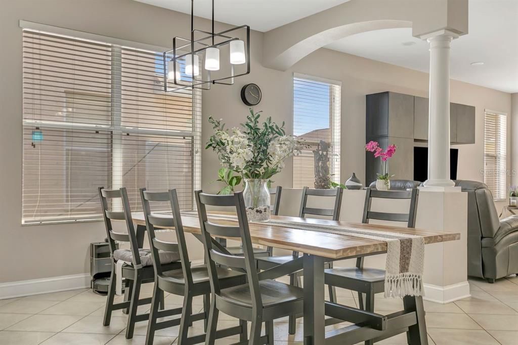 For Sale: $420,000 (5 beds, 3 baths, 2643 Square Feet)