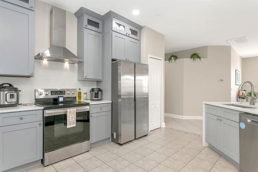 For Sale: $420,000 (5 beds, 3 baths, 2643 Square Feet)