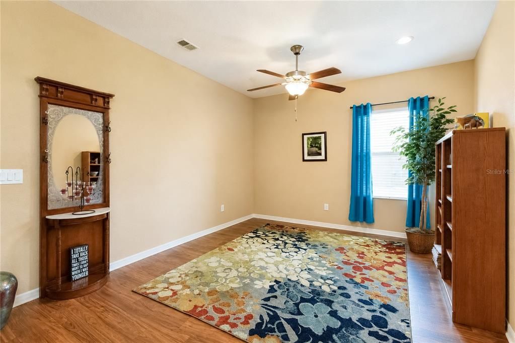 For Sale: $439,900 (5 beds, 3 baths, 2536 Square Feet)