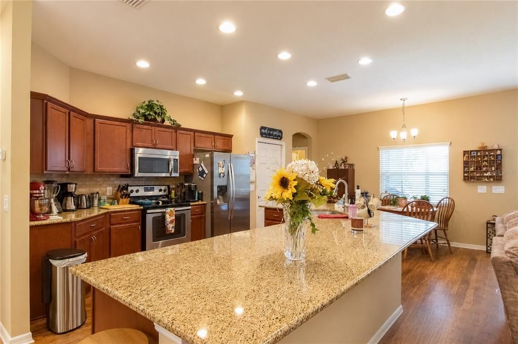 For Sale: $439,900 (5 beds, 3 baths, 2536 Square Feet)