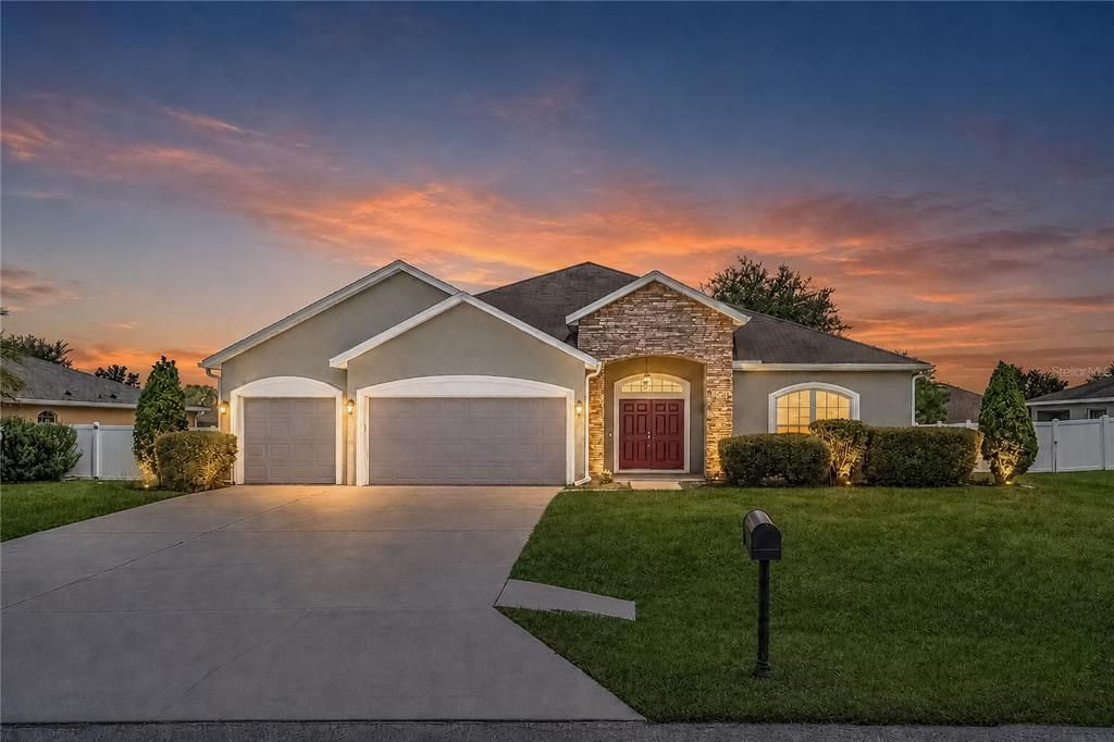 For Sale: $439,900 (5 beds, 3 baths, 2536 Square Feet)