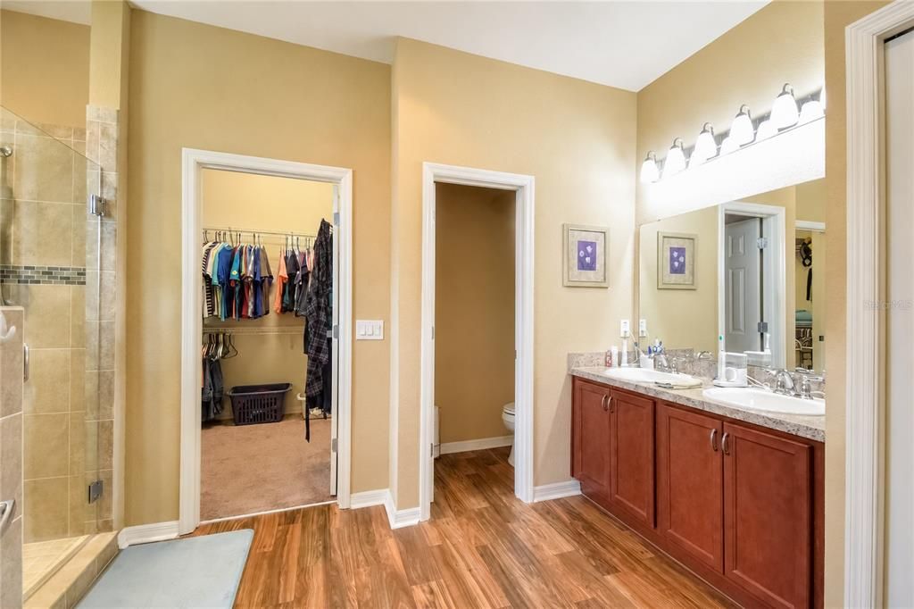 For Sale: $439,900 (5 beds, 3 baths, 2536 Square Feet)