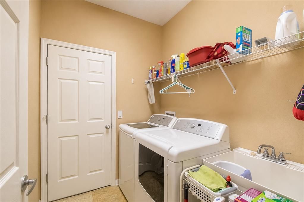 For Sale: $439,900 (5 beds, 3 baths, 2536 Square Feet)