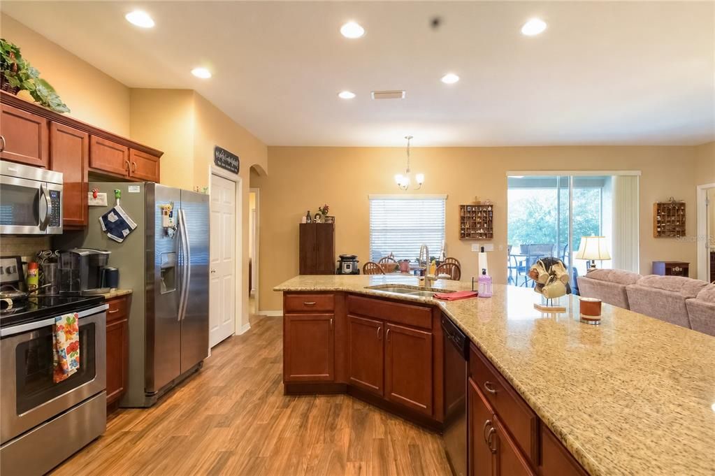 For Sale: $439,900 (5 beds, 3 baths, 2536 Square Feet)