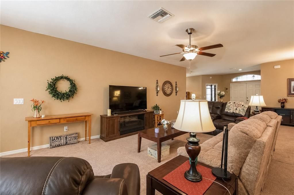 For Sale: $439,900 (5 beds, 3 baths, 2536 Square Feet)