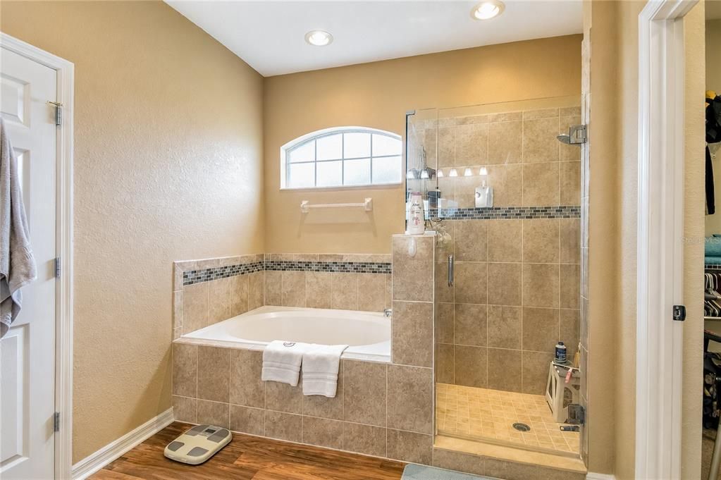 For Sale: $439,900 (5 beds, 3 baths, 2536 Square Feet)