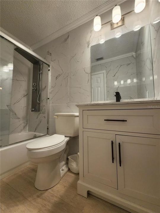 For Sale: $219,700 (2 beds, 2 baths, 1002 Square Feet)