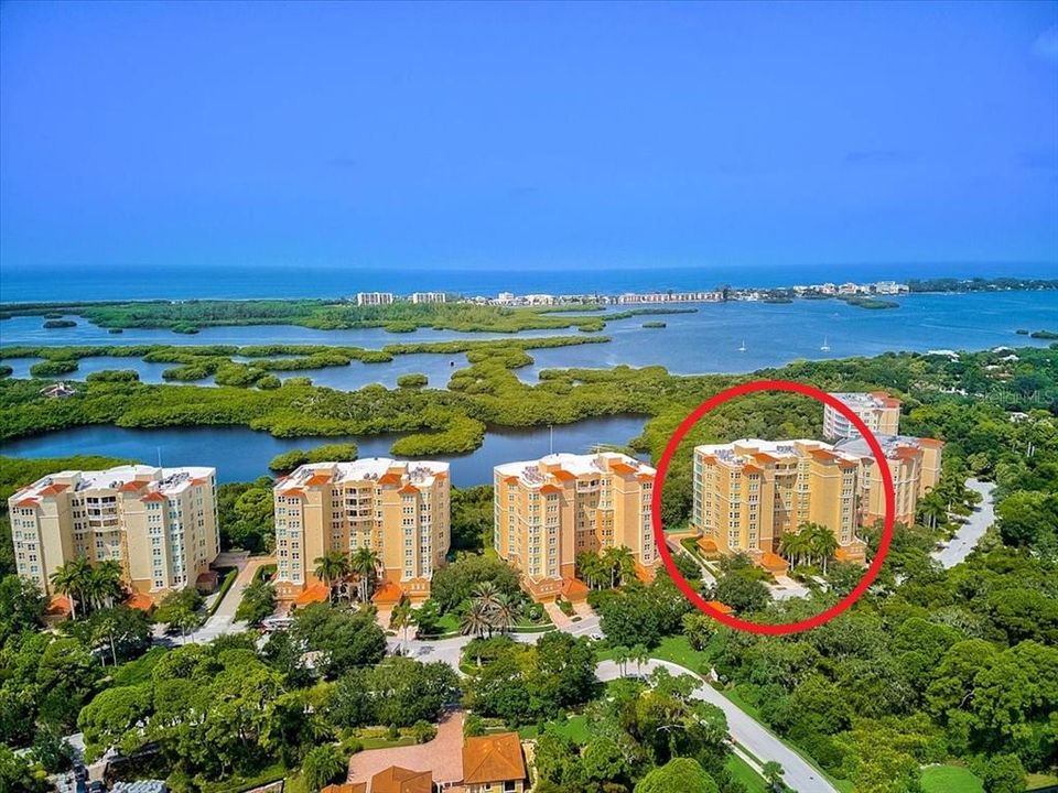 For Sale: $985,000 (3 beds, 3 baths, 2203 Square Feet)