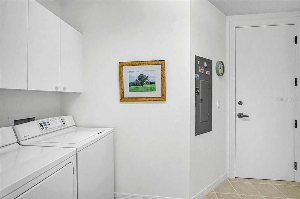 For Sale: $985,000 (3 beds, 3 baths, 2203 Square Feet)