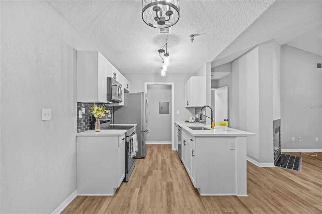 For Rent: $2,150 (2 beds, 2 baths, 1028 Square Feet)
