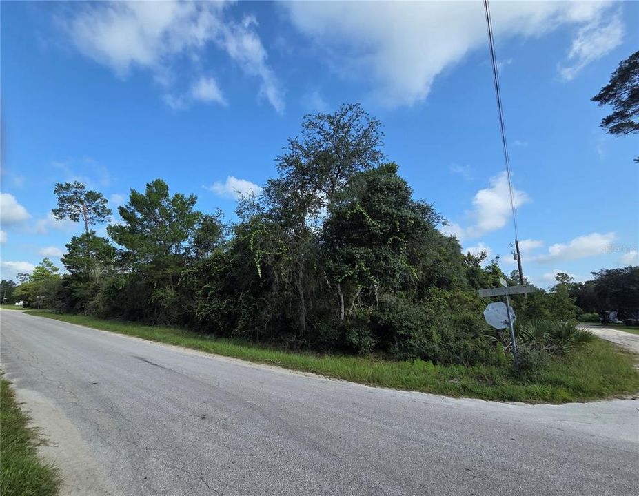 На продажу: $24,900 (0.24 acres)