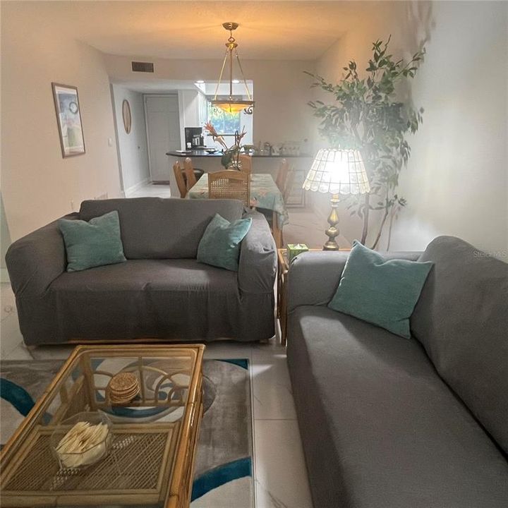 For Rent: $5,500 (2 beds, 2 baths, 912 Square Feet)