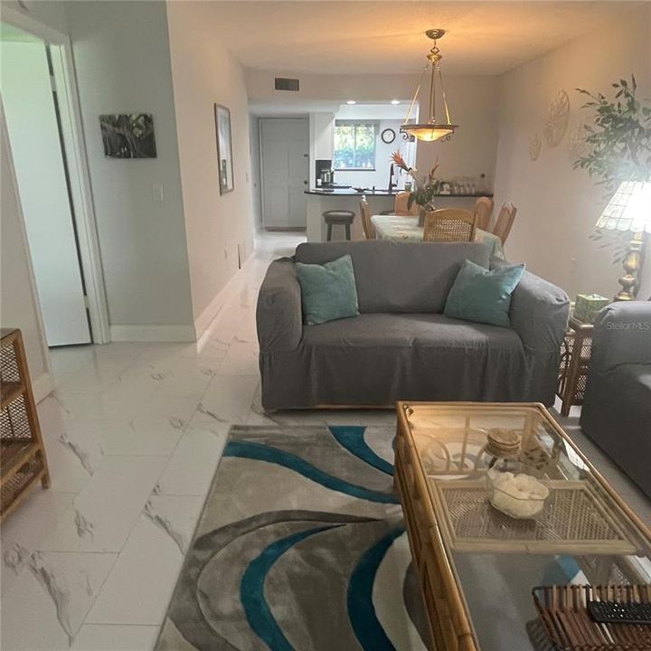 For Rent: $5,500 (2 beds, 2 baths, 912 Square Feet)